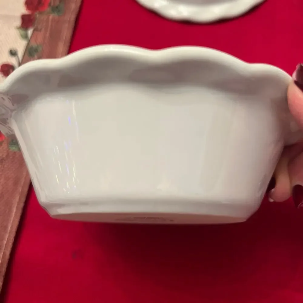 Small casserole white bowls set